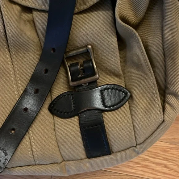 Filson Rugged Twill Rucksack Tan - Picture 5 of 16